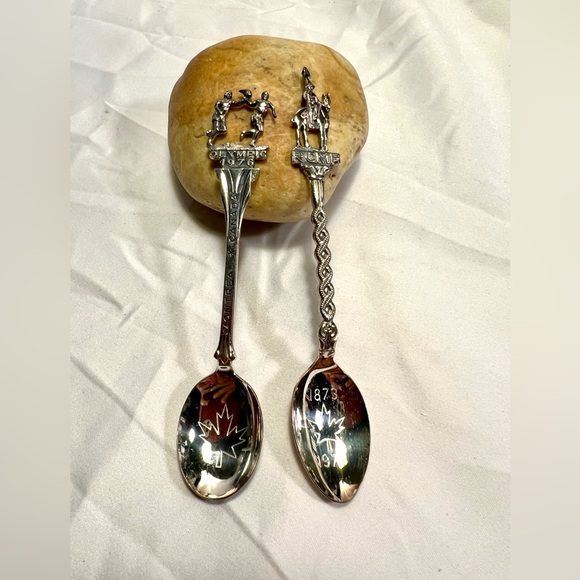 vintage souvenir spoons Other - Lot of 2 vintage souvenir spoons, 1976 Olympics & RCMP 1873-1973 made n Holland